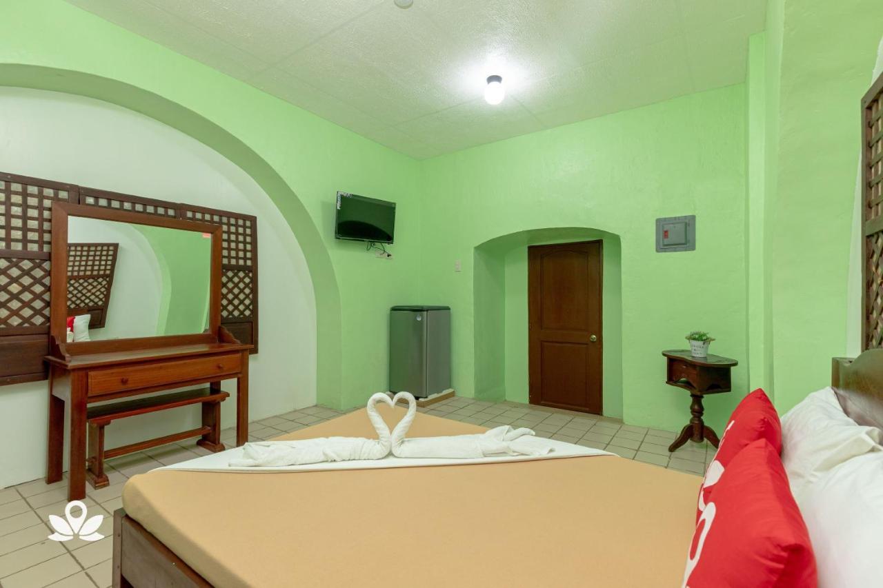 Zen Rooms Calle Crisologo Виган Екстериор снимка