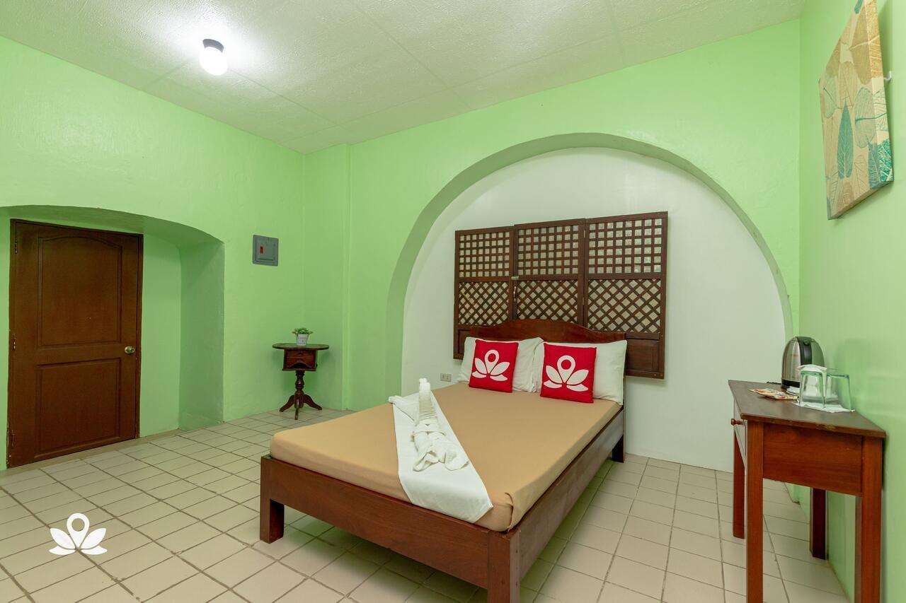 Zen Rooms Calle Crisologo Виган Екстериор снимка
