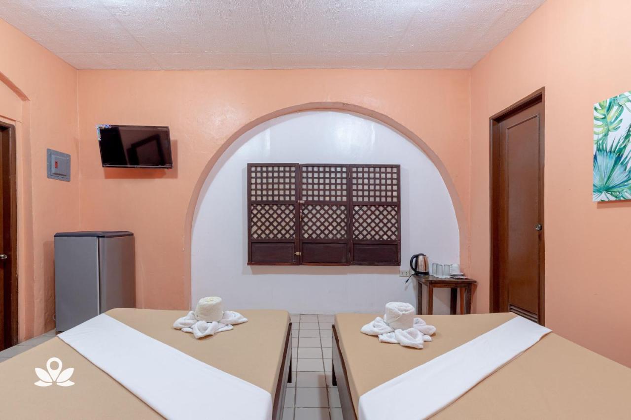 Zen Rooms Calle Crisologo Виган Екстериор снимка